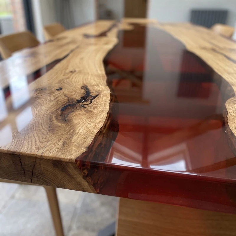 Piano in rovere e resina rossa, dettaglio ravvicinato — Amarone di Wood Riviera