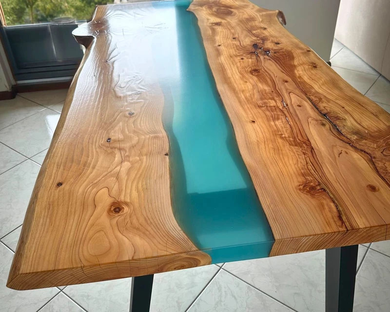 Tavolo in legno e resina epossidica fiume turchese — Cala Luna di Wood Riviera