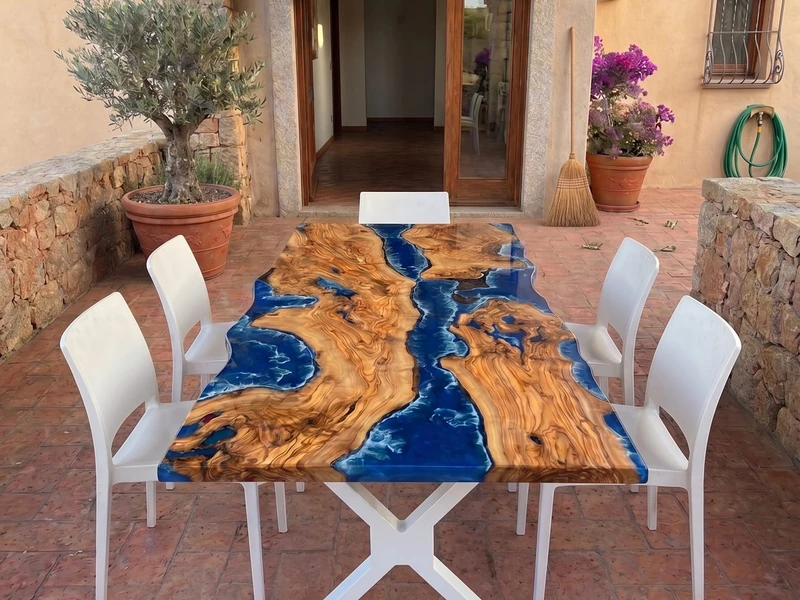 Tavolo da pranzo Oltremare in ulivo e resina blu oltremare con gambe a X in acciaio bianco — Wood Riviera