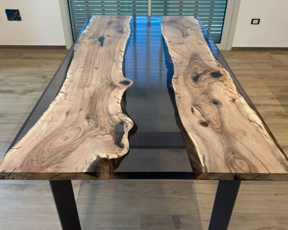 Tavolo da pranzo Infinity in legno e resina — Wood Riviera